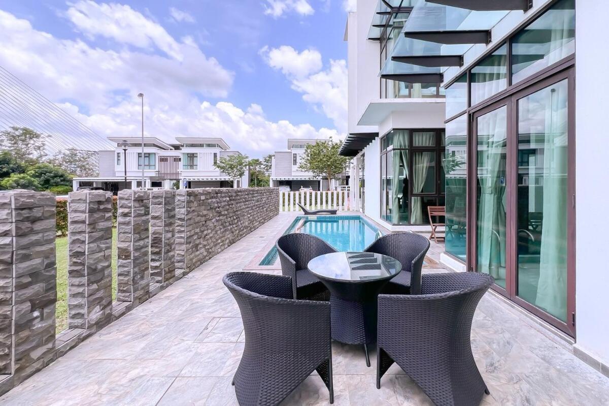 Luxury 18 - Smarthome Vila Putrajaya